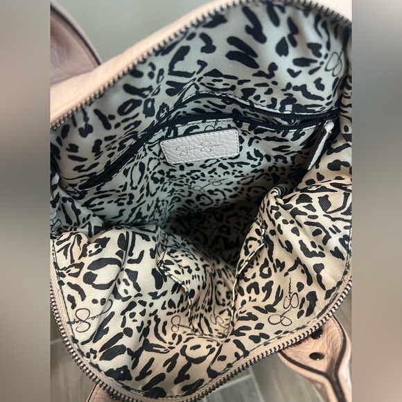 Jessica Simpson Light Blush/Pink Handbag with Removable Strap
EUC - Picture 8 of 8